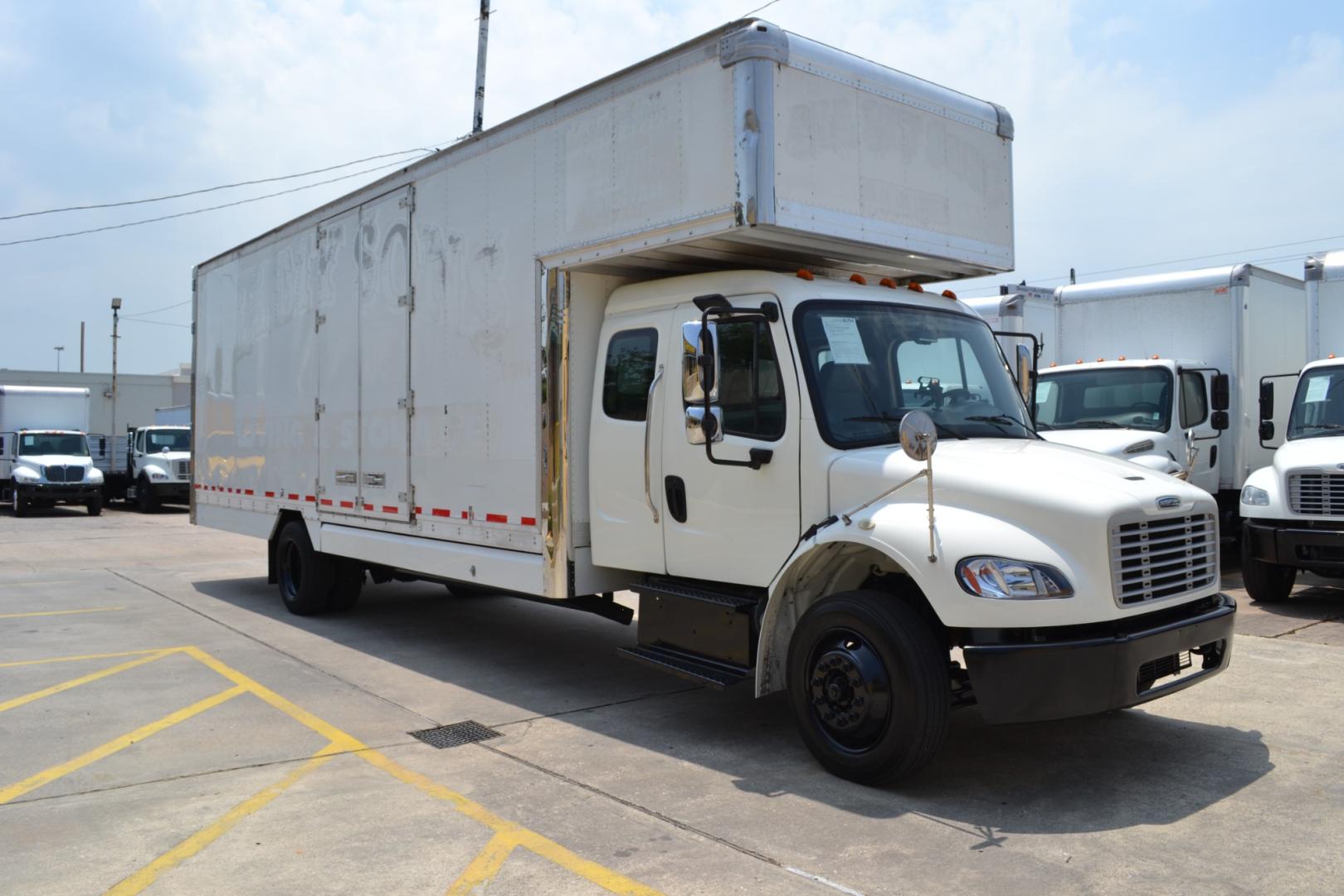 2016 WHITE /GRAY FREIGHTLINER M2-106 with an CUMMINS B6.7L 260HP engine, ALLISON 2500RDS AUTOMATIC transmission, located at 9172 North Fwy, Houston, TX, 77037, (713) 910-6868, 29.887470, -95.411903 - Photo#2